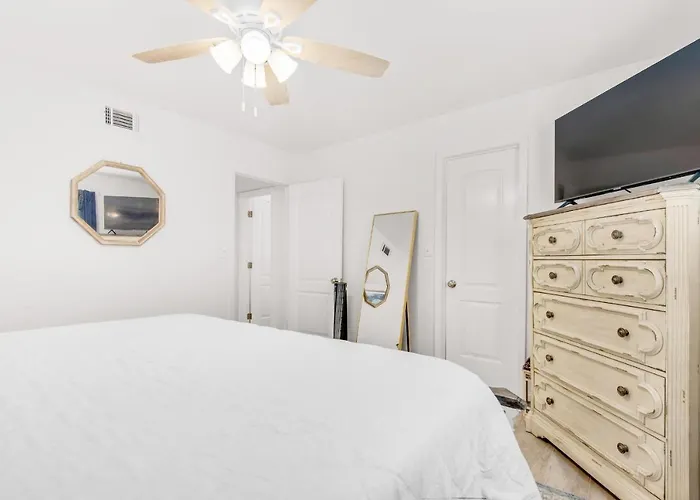 Apartment On The Gulf Unit G8 *