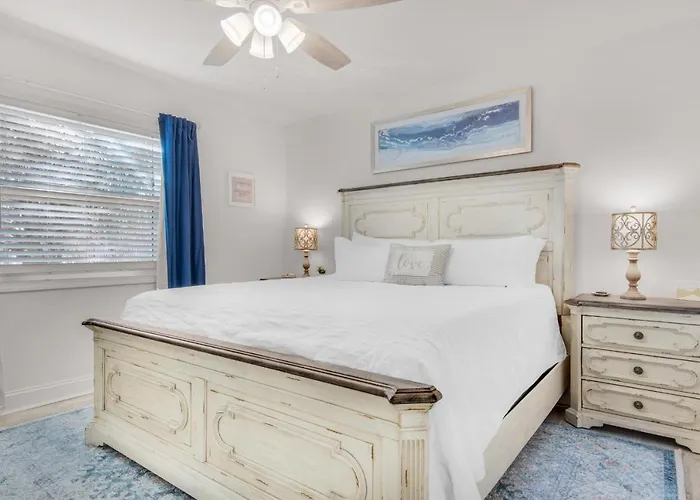 Apartment On The Gulf Unit G8