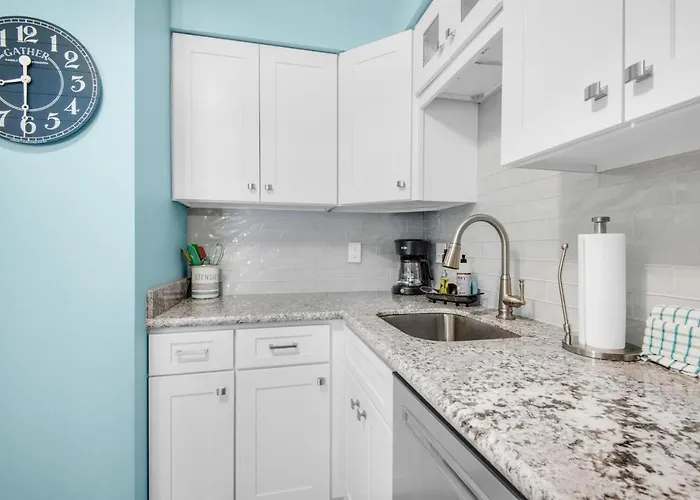 Apartment On The Gulf Unit G8